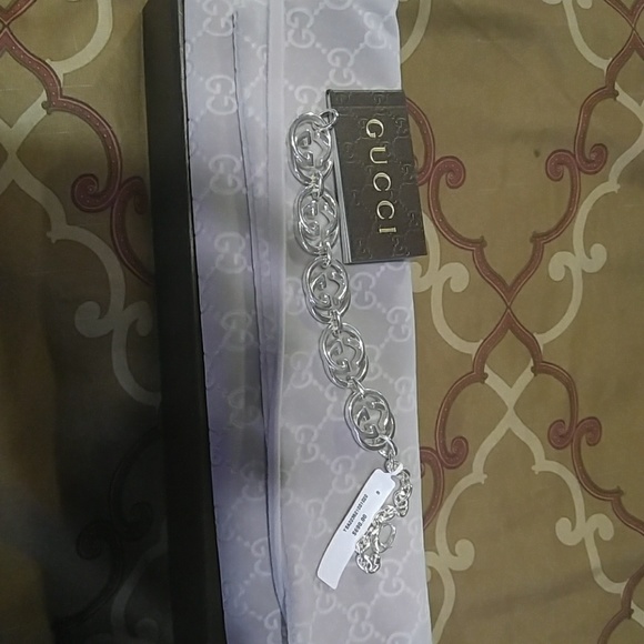 Brand new silver Gucci bracelet - Picture 2 of 2